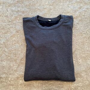 Uniqlo Men’s Gray Sweatshirt